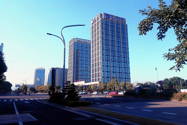 樓宇智能化專業(yè)化、系統(tǒng)化、節(jié)能化特點(diǎn)！(圖1)
